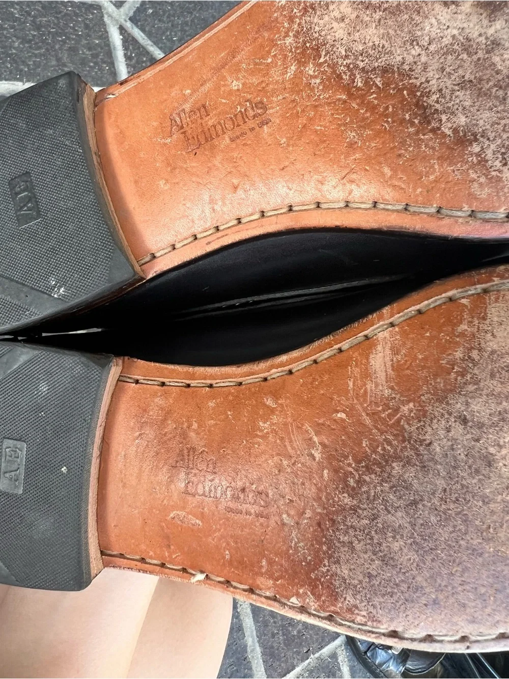 EUC Men’s 8.5 Allen Edmonds Woodstock Black and Brown Leather Kiltie Loafers